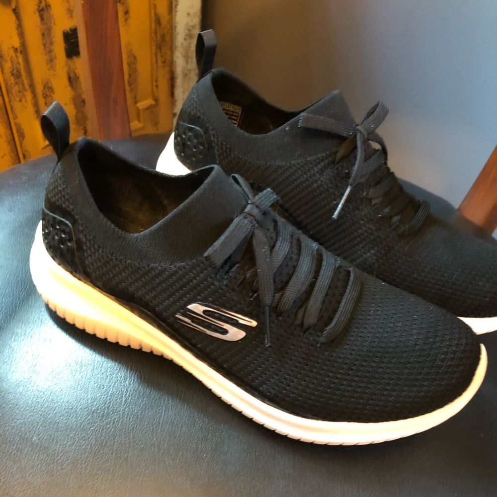 Skechers size 9. Memory foam insoles. Worn twice.
